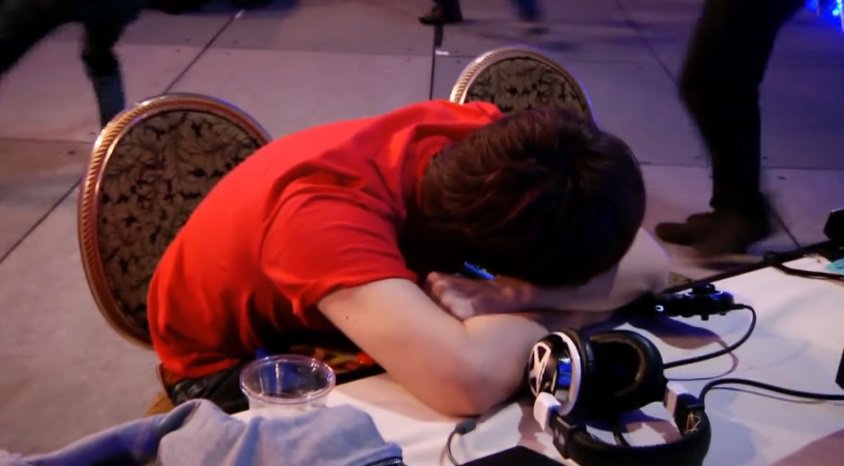 Jogador canta vitória antes do tempo e acaba perdendo vaga na final do Evo 2015