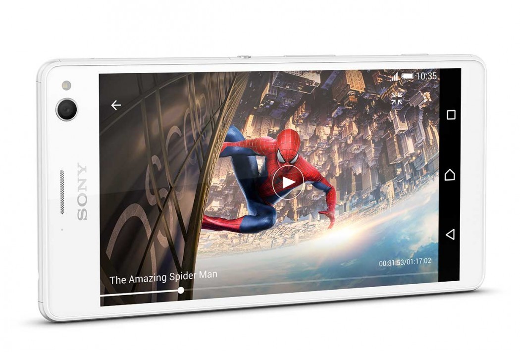 Experimentamos o Xperia C4, jogando em sua tela de 5.5 polegadas