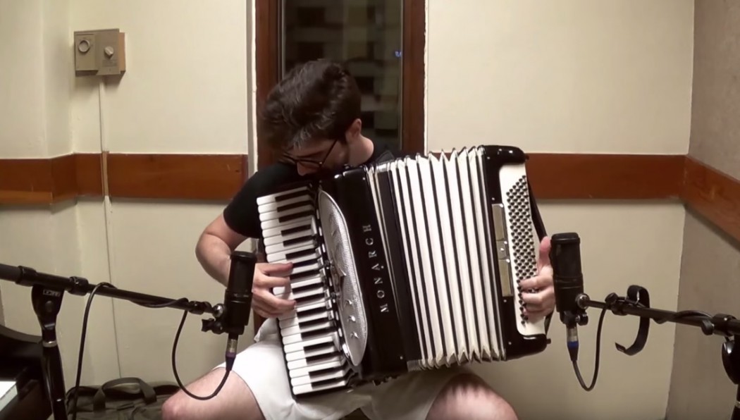 É de arrepiar ouvir o tema de Fallout 4 no piano e acordeão
