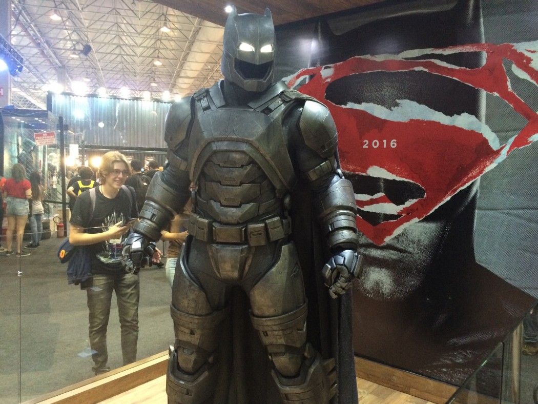 CCXP 2015: A Warner Bros. trouxe o figurino e o figurinista de Batman vs. Superman e mais!