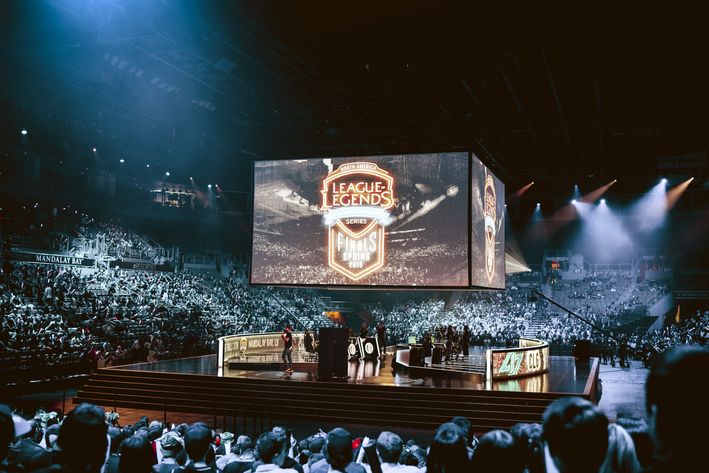 Pesquisa aponta que até o final de 2016, um bilhão de pessoas no mundo saberão "o que é eSport"