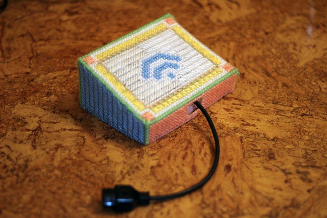 Conheça o ConnectedNES, projeto que leva o Twitter (e mais, no futuro) para a tela do NES 8-bit