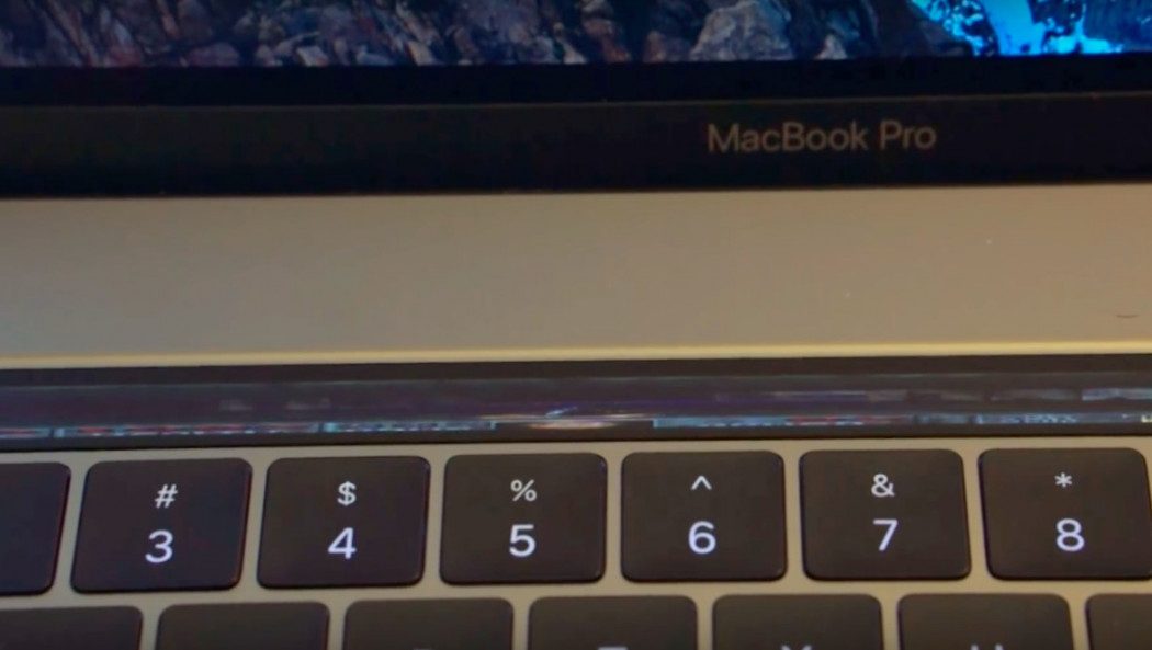 Sabe a Touch Bar do MacBook Pro? Pois ela também já está rodando Doom.
