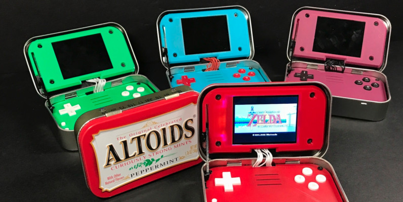 Modder fabrica console portátil a partir da lata de balas Altoids