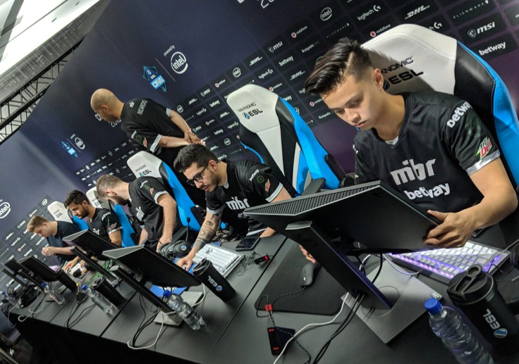 MiBR retorna com vitória, vencendo a Renegade na ESL One Cologne por 16x13