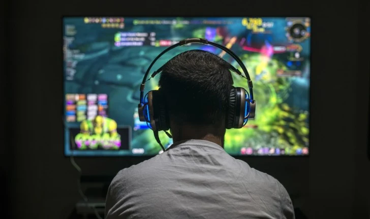 Como os videogames modernos usam mecânicas de risco erecompensa para manter os jogadores engajados