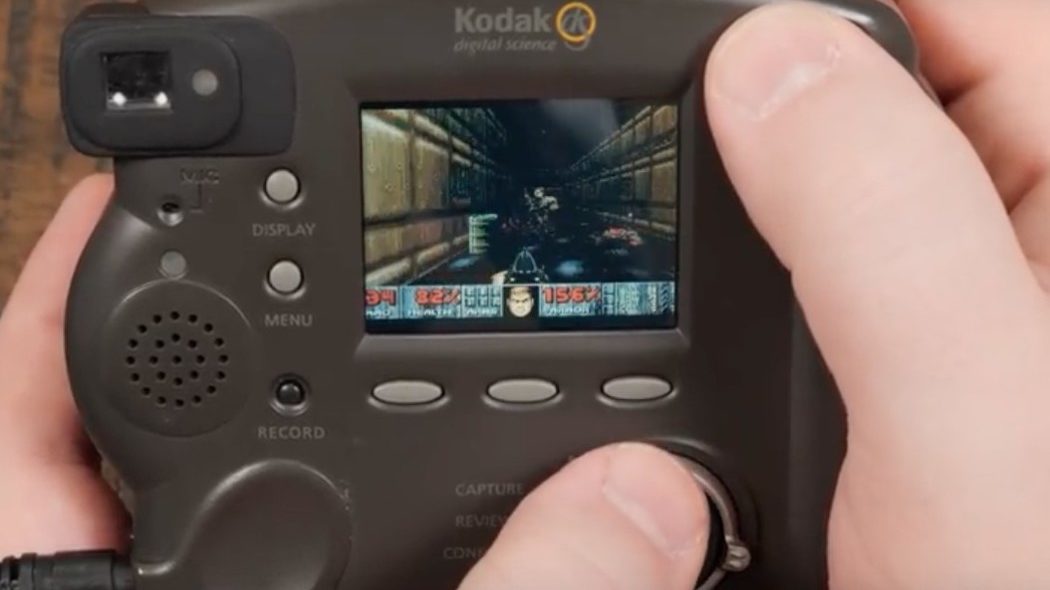 Chegou a hora de conferir Doom rodando em uma câmera digital de 1998