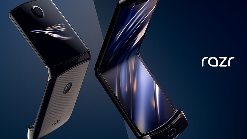 Motorola reinventa o seu clássico "V3" com o novo razr, que traz tela flexível