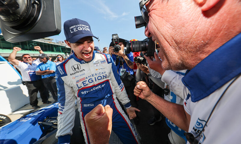 Álex Palou fez a Pole position mais rápida da história da Indy 500. Veja os 33 que largam domingo.