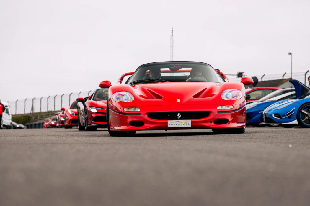 Evento de caridade em Donington Park reúne grandes nomes da velocidade dos games