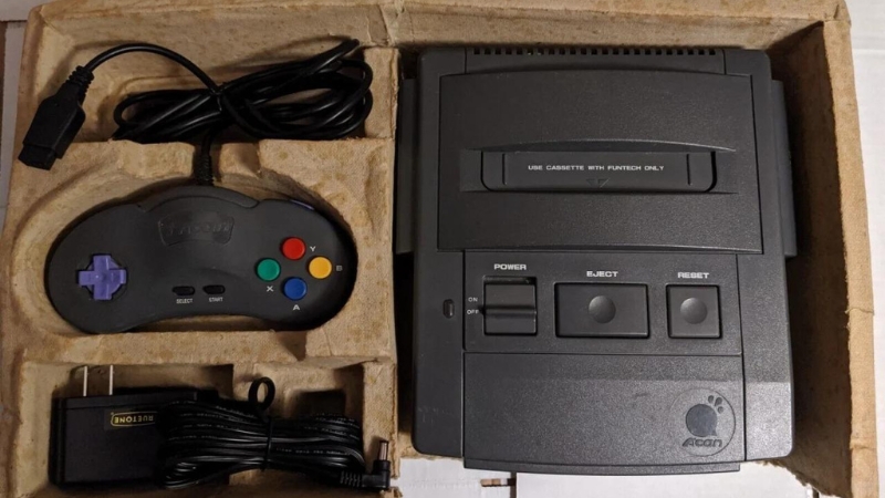 Uma unidade extremamente rara do Super A'Can, um console flopado de Taiwan, apareceu no eBay