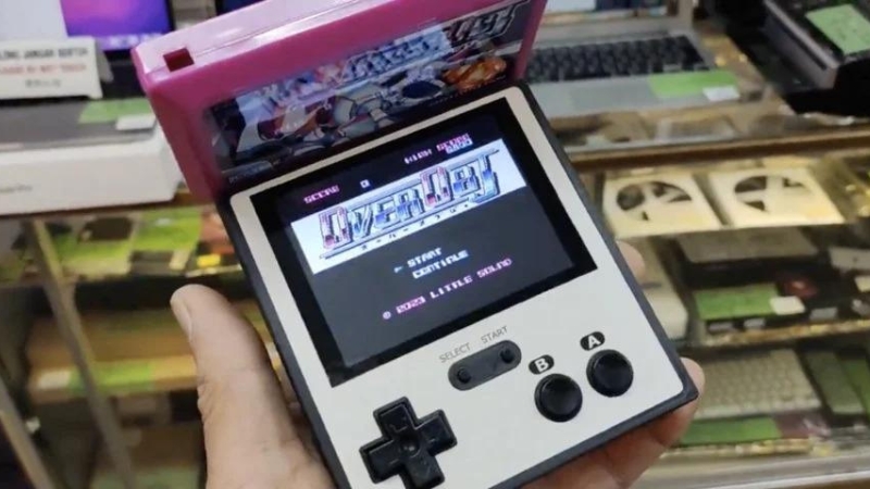 Novo kit transforma o Famicom original em um dispositivo portátil