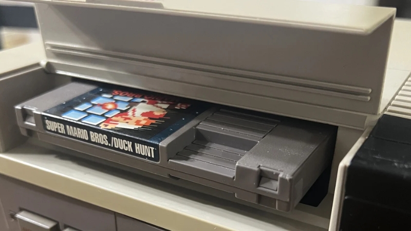 Conheça o NES Slotmaster, uma solução open-source para o famoso problema de gaveta do 8-bits