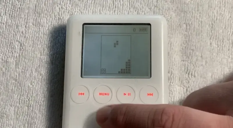 Encontraram um clone de Tetris nunca lançado, feito pela Apple para o iPod de terceira geração