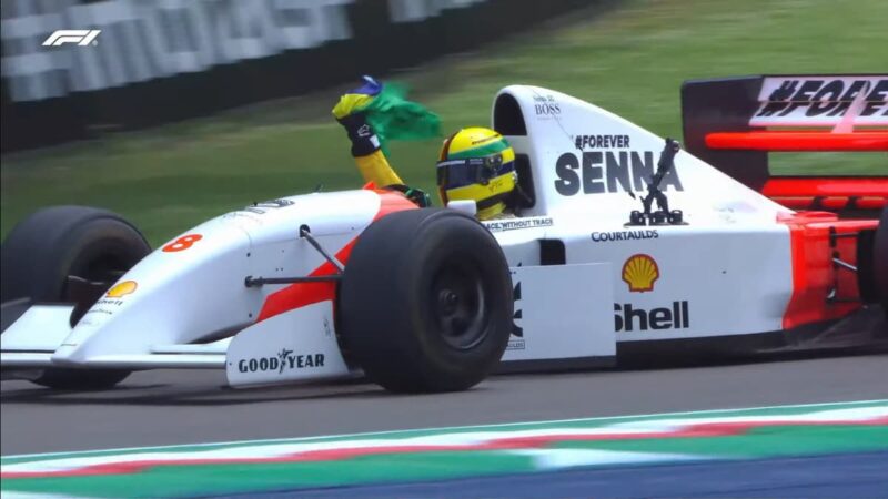 Fórmula 1 - Vettel homenageia Ayrton Senna em Ímola, pilotando sua lendária McLaren MP4/8