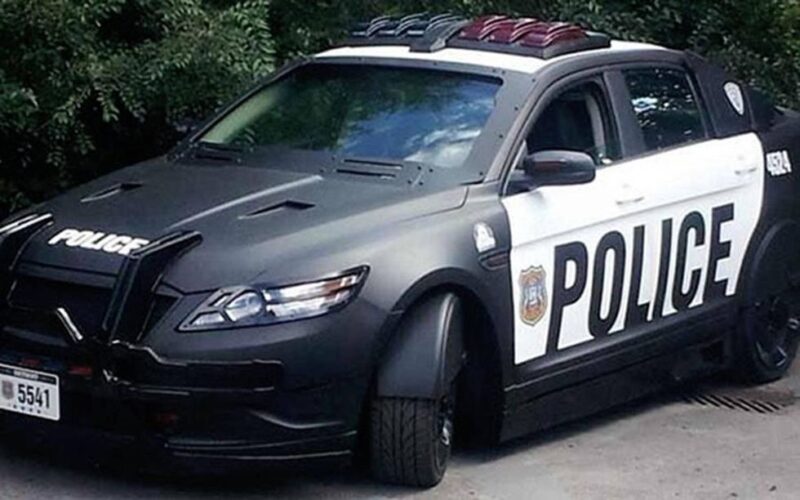 O primeiro Tesla Cybertruck policial do mundo parece que fugiu de um filme do Robocop