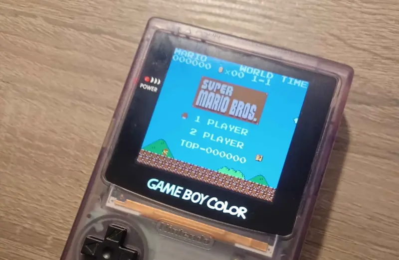 Fã cria novo port de Super Mario Bros. para o Game Boy Color, com novos níveis, itens e chefes