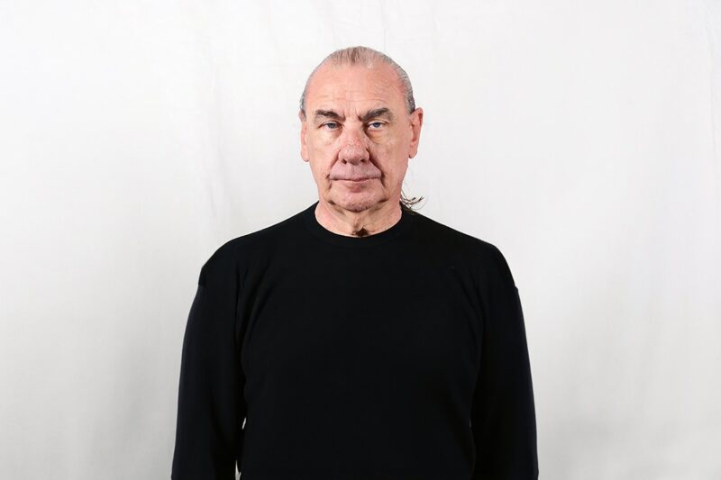 Bill Ward, icônico baterista do Black Sabbath, compartilha poema inspirado no Halloween