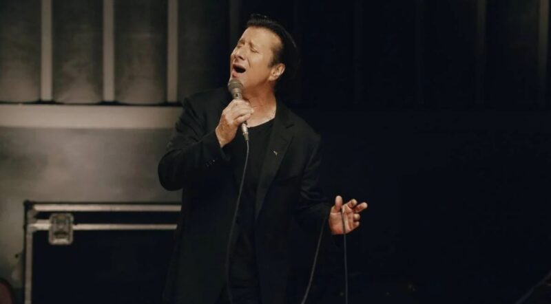 Steve Perry, ex-Journey, vai lançar um novo álbum com canções natalinas