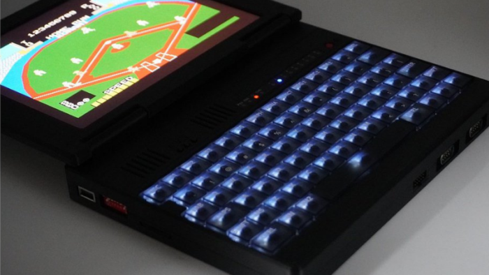 Conheça o MSXBOOK, um notebook feito para entusiastas jogarem seus cartuchos de MSX2 em qualquer lugar