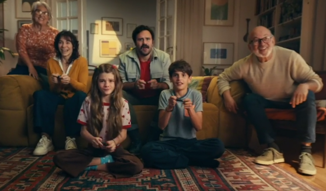 Nintendo celebra gerações unidas pelo videogame em sua primeira campanha de TV feita no Brasil