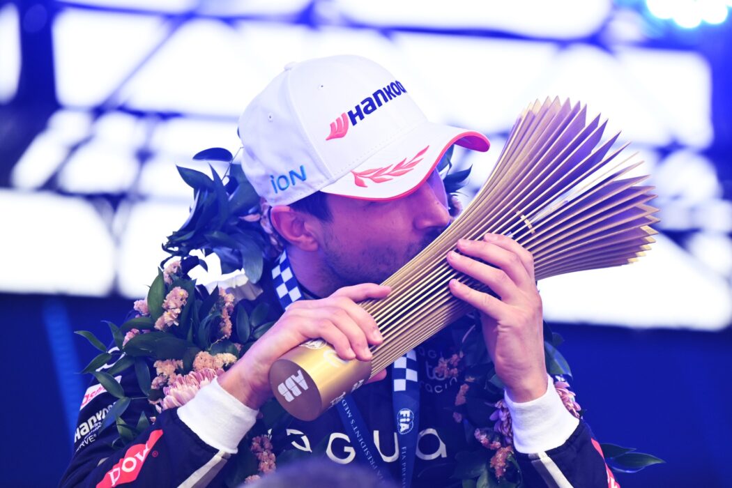 Mitch Evans vence em Miami e conquista 15ª vitória na Fórmula E em prova marcada por chuva