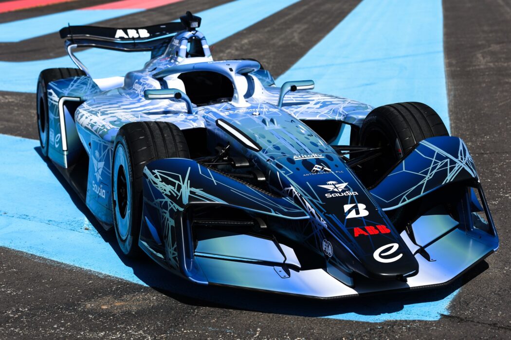 Fórmula E apresenta o GEN4, carro elétrico que atinge 335 km/h e acelera de 0 a 100 km/h em 1,8 segundo na Temporada 13