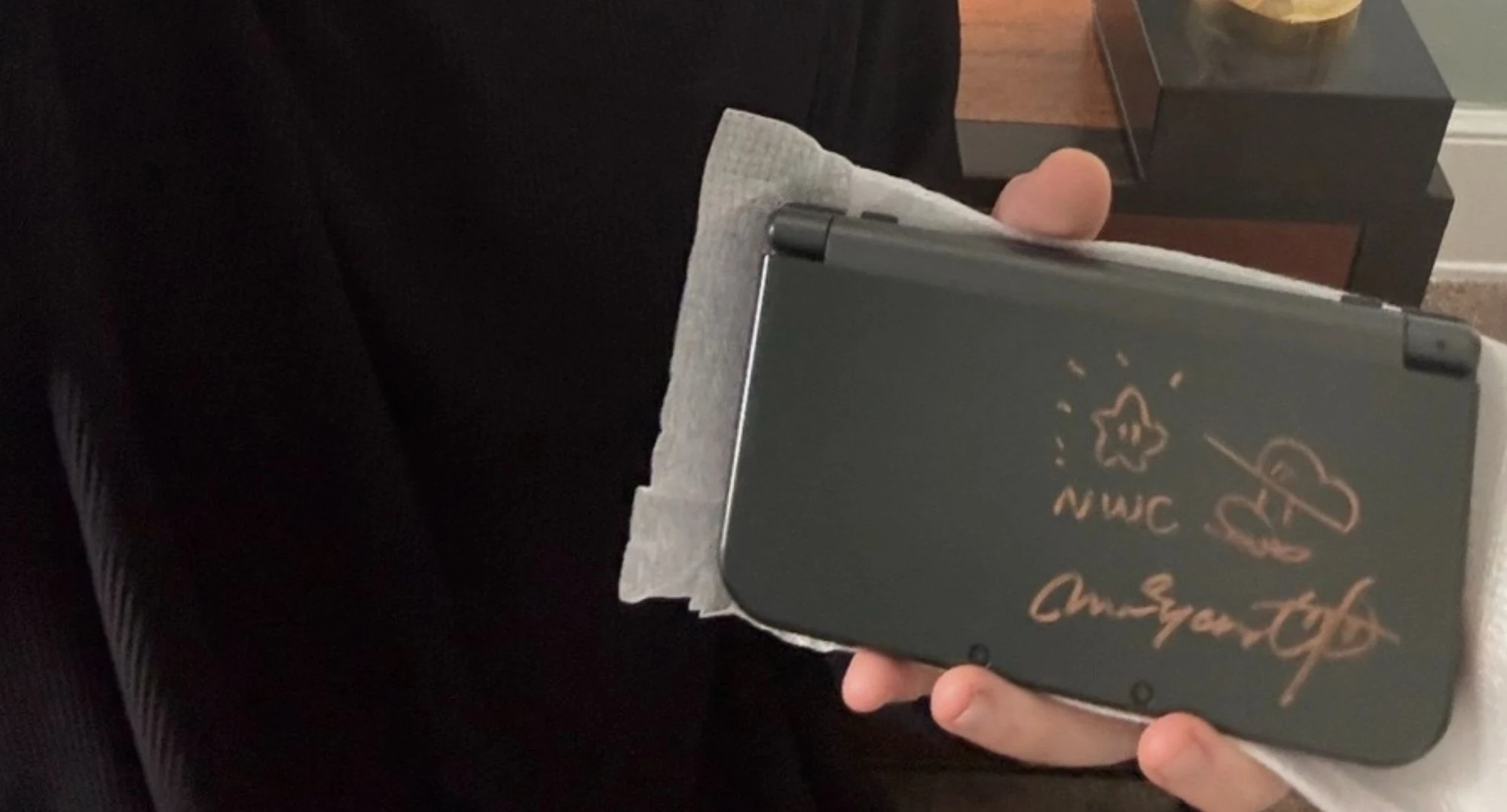 Um New Nintendo 3DS XL assinado por Shigeru Miyamoto já passou de R$ 100 mil em leilão no eBay