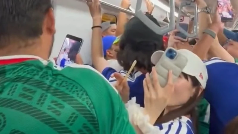 O Japão jogou no México na Copa do Mundo e os torcedores compartilharam juntos uma só paixão: Dragon Ball Z