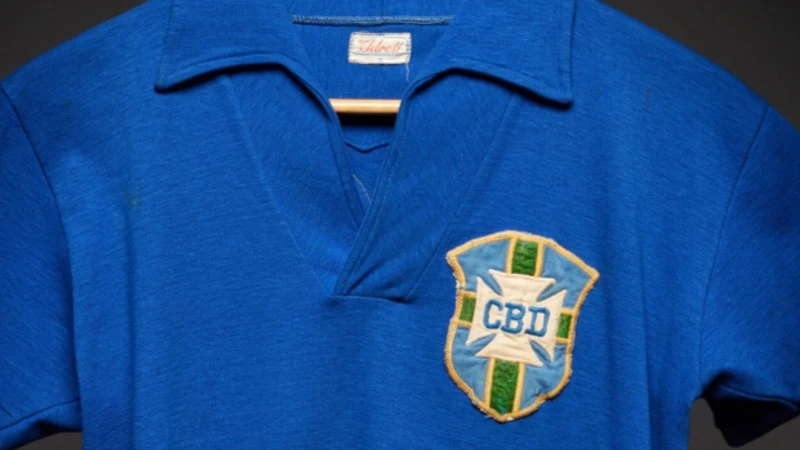 Camisa de Pelé da final da Copa de 1958 vai a leilão na Sotheby’s e deve passar de US$ 6 milhões