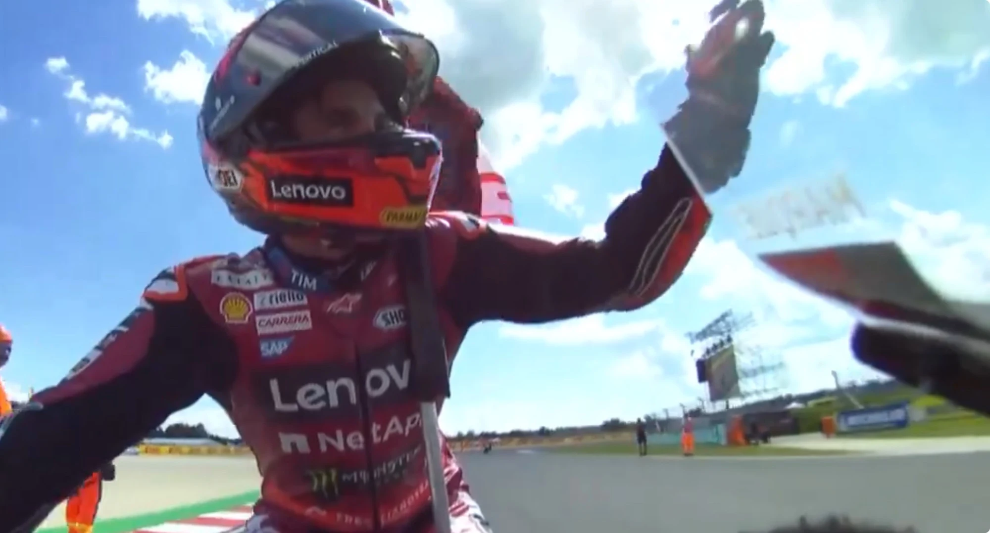 MotoGP – Marc Márquez supera a si próprio na Hungria e garante 100ª vitória na categoria