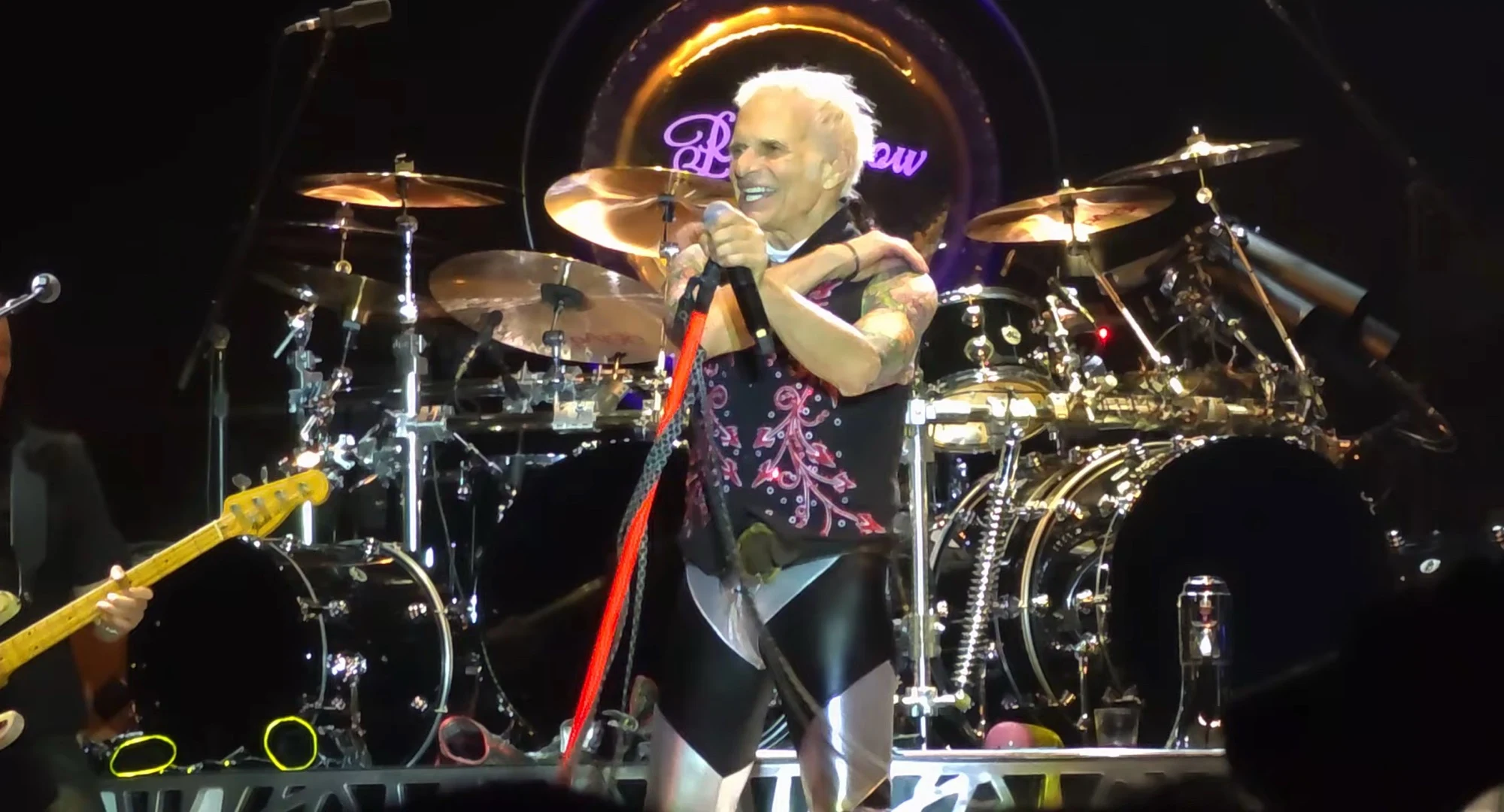 David Lee Roth canta clássicos do Van Halen no Stone Pony Summer Stage; confira o setlist e vídeo do show