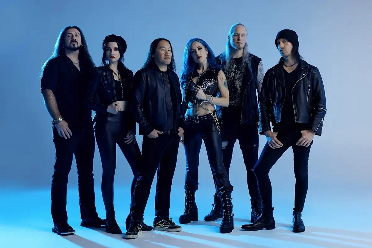 Alissa White-Gluz explica por que o anúncio de sua chegada ao DragonForce pegou os fãs de surpresa
