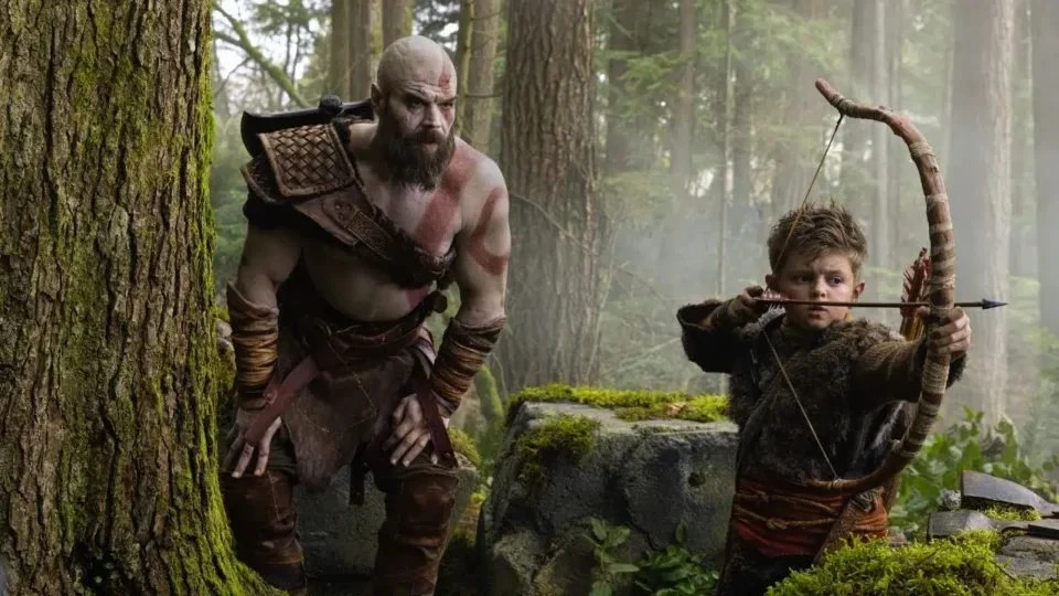 Série de God of War vai trocar ator de Kratos após lesão de Ryan Hurst