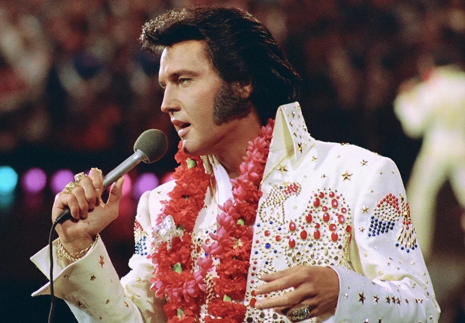 O legado de Elvis Presley volta ao Brasil em 2026 com turnê em seis capitais e exposição oficial vinda de Graceland