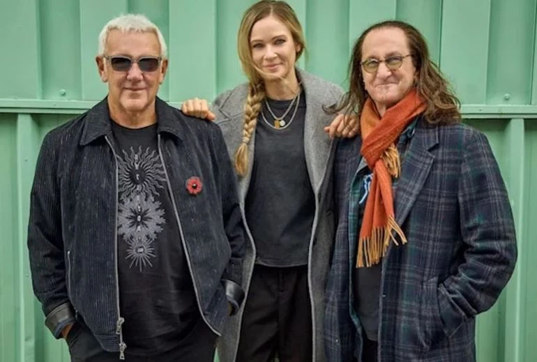 Anika Nilles recebeu apoio da viúva de Neil Peart antes de tocar bateria pela primeira vez com o Rush