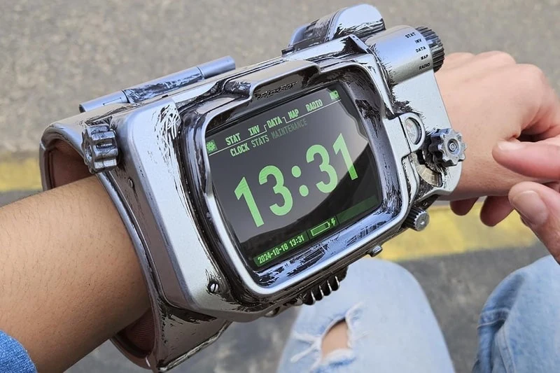 Agora você pode andar por aí com um Pip-Boy da série de Fallout, com a réplica oficial feita pela Wand Company