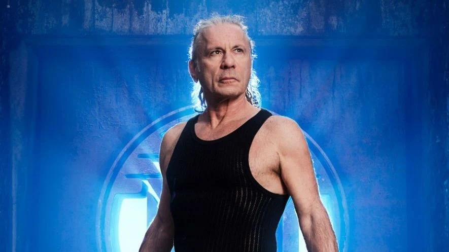 Bruce Dickinson deixa claro que o seu próximo álbum solo será “pesado pra ca******”.