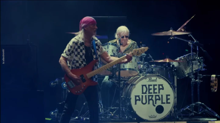 Roger Glover explica por que nunca se cansa de tocar Smoke on the Water com o Deep Purple