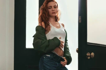 Após estrear como Jean Grey no universo Marvel, Sadie Sink estrela a nova campanha de jeans da Calvin Klein