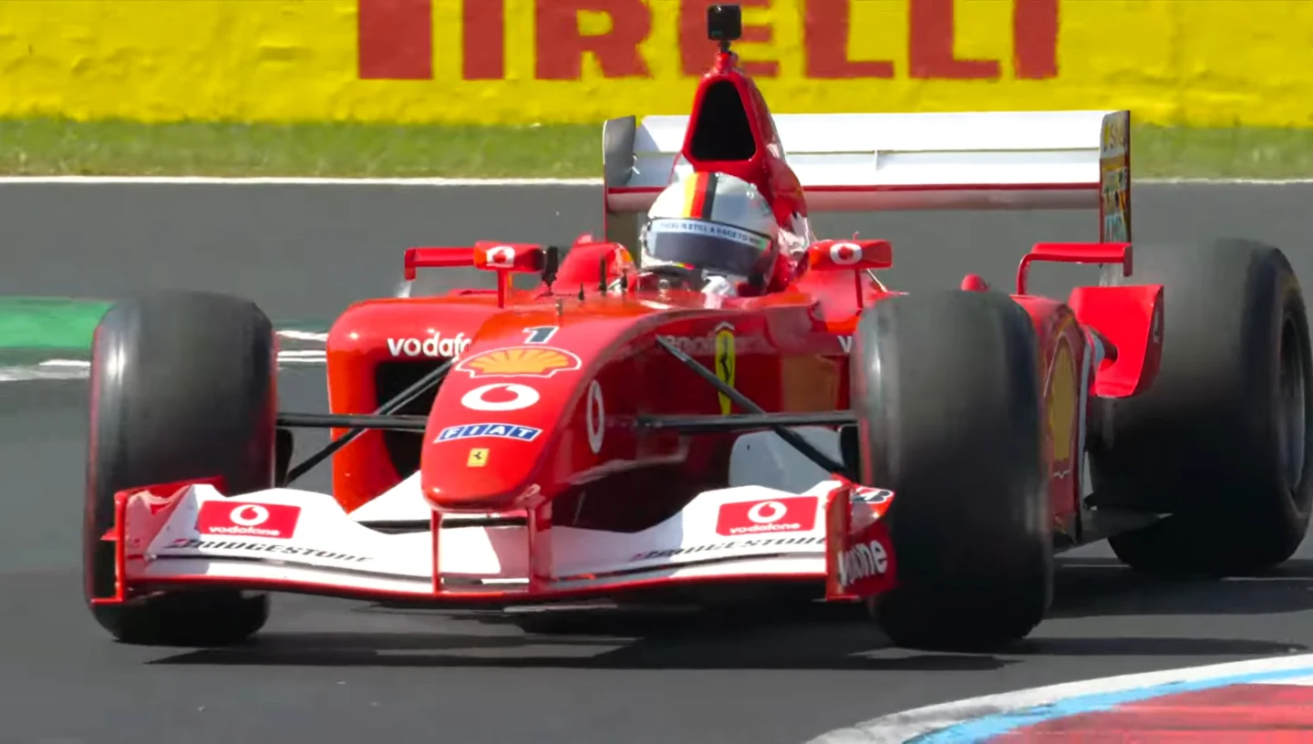 Fórmula 1 – Vettel dirige a Ferrari F2002 de Schumacher em Monza e admite: sentiu o amigo nas voltas