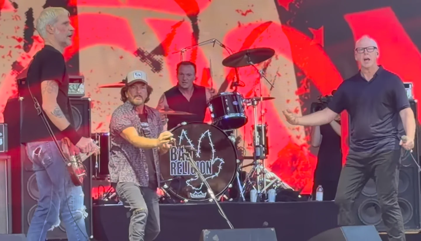 Eddie Vedder voltou a cantar "American Jesus" com o Bad Religion, desta vez no palco do Ohana Festival