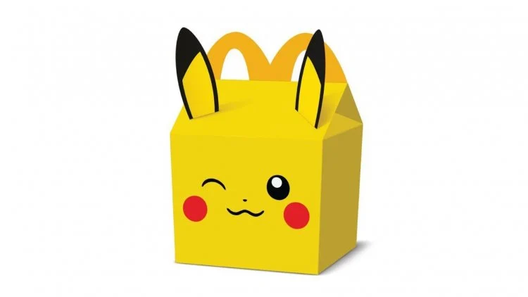 Cartas de Pokémon dos 30 anos voltam ao McLanche Feliz nos EUA em 5 de novembro; e no Brasil?