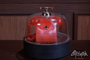 Como a crise de mísseis de Cuba inspirou Batman a ter o famoso telefone vermelho em suas aventuras