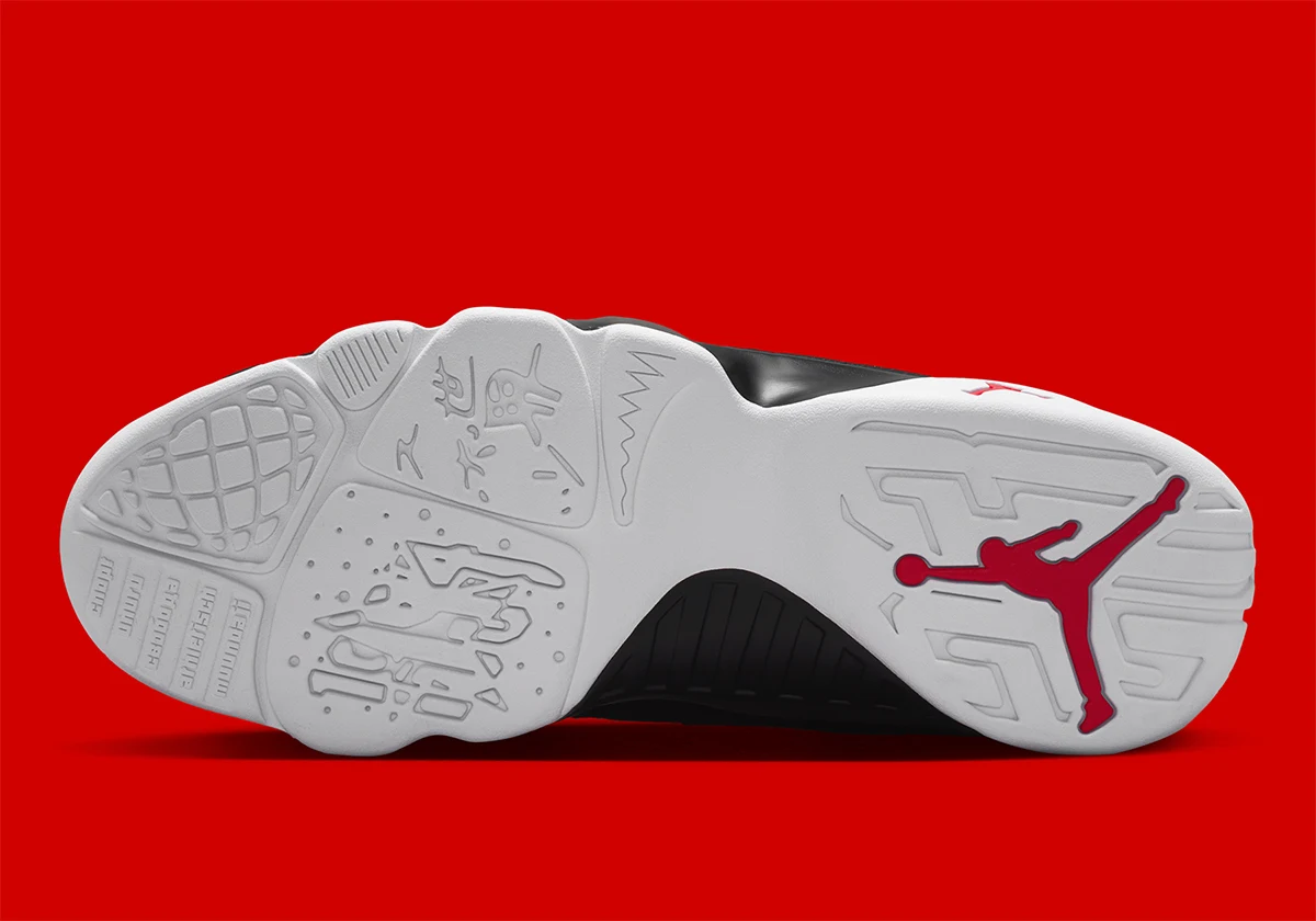 O Air Jordan 9 “Space Jam” chegou às lojas para celebrar os 30 anos do clássico filme de Michael Jordan e os Looney Tunes (imagem 6)