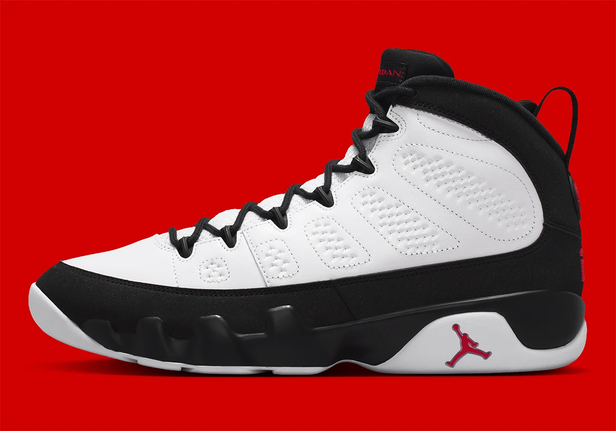 O Air Jordan 9 “Space Jam” chegou às lojas para celebrar os 30 anos do clássico filme de Michael Jordan e os Looney Tunes (imagem 2)