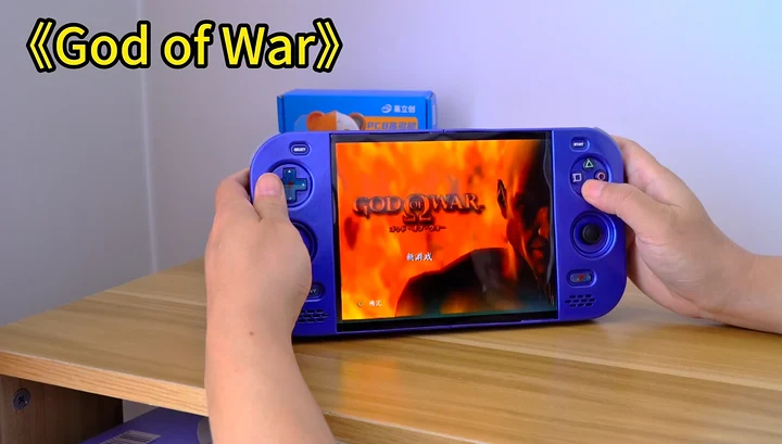 Um modder montou o “PlayStation 2 Duo”, um PS2 portátil dobrável com tela flexível de celular
