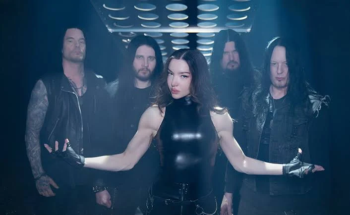 Arch Enemy já trabalha num novo álbum com Lauren Hart, mas sem pressa: Michael Amott diz que o disco só sai quando estiver à altura