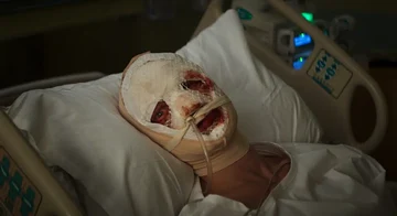 Cara-de-Barro chegou aos cinemas brasileiros, trazendo o primeiro terror da DC Studios