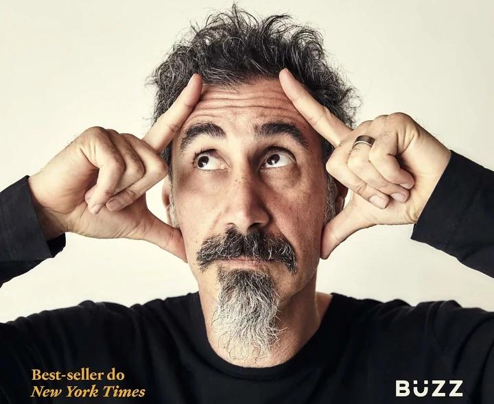 Livro de Serj Tankian, vocalista do System of a Down, está com 42% de desconto na Amazon
